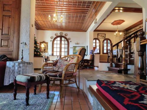 Zenios Dionysos - Traditional Villa