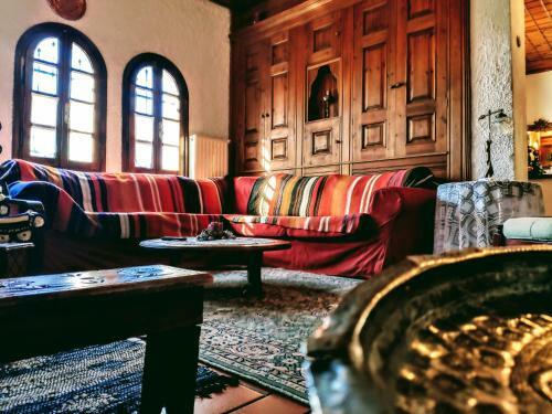 Zenios Dionysos - Traditional Villa