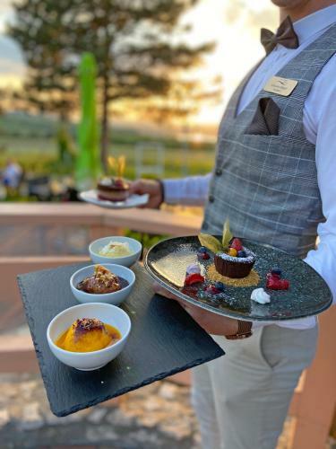 Hotel Hilltop Borbirtok & �tterem
