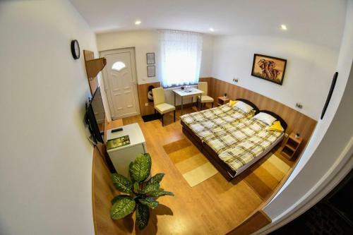 Hostal Fenyves Cs�rda Vend�gh�z