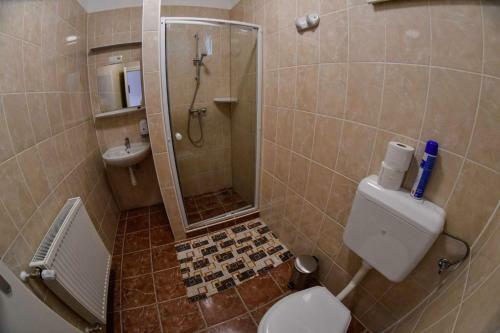 Hostal Fenyves Cs�rda Vend�gh�z
