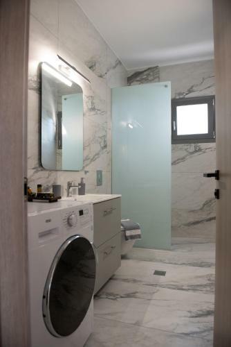 Luxury Autonomous Ground Floor Apartment