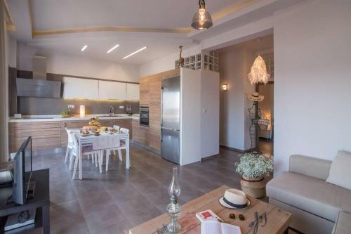 Ioanna Bayview Luxury Apartment