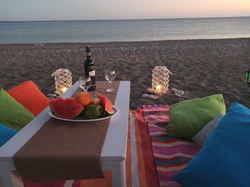 Hatzidakis Beach Retreat