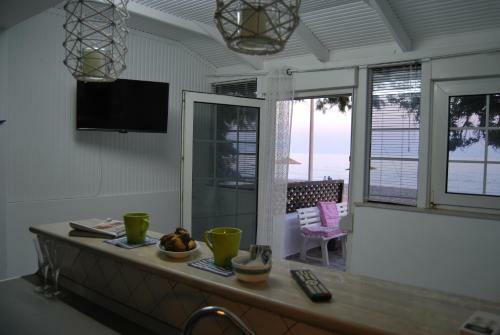 Hatzidakis Beach Retreat