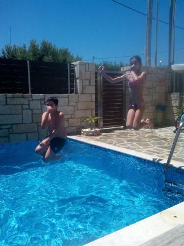 ?theeporto? Maisonette With Pool