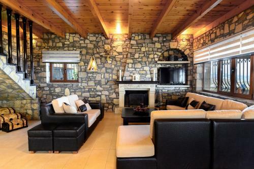 Villa Oneiro Luxury Home ~ Nature, Serenity, View