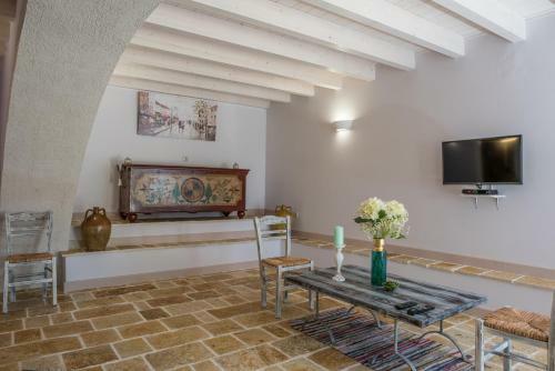 Charilaos Spiti Old Perithia