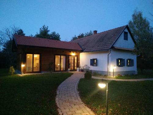 Hostal ?ri Art Inn Vend�gh�z