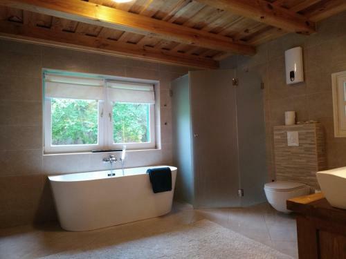 Hostal ?ri Art Inn Vend�gh�z