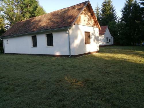 ?rs�gi Mazsola Vend�gh�z