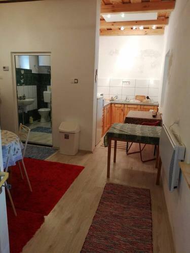 ?rs�gi Mazsola Vend�gh�z