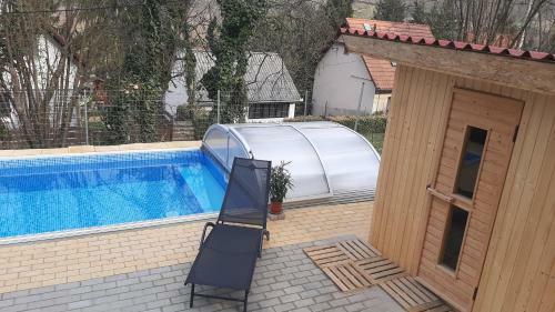 Onix- Kis-t� Apartman Orf?