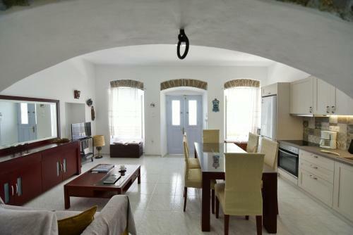 Arco I/ Downtown Rustic Apartment/4 Min From Port