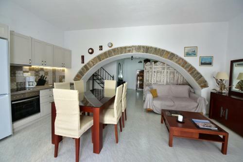 Arco I/ Downtown Rustic Apartment/4 Min From Port