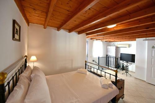 Arco I/ Downtown Rustic Apartment/4 Min From Port