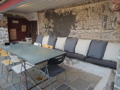 Rallou House Hydra