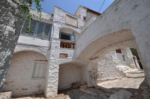 Rallou House Hydra