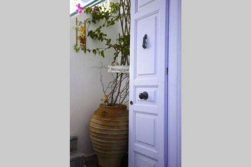 Beautiful Dollhouse In Hydra