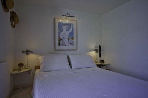 Beautiful Dollhouse In Hydra