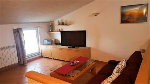 Apartment Villa Engel With Pool