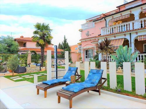 Apartment Villa Engel With Pool