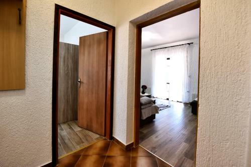 Apartmani Irena Arvaj