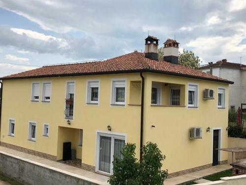 Apartments Flora