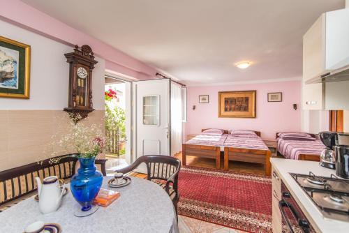 Apartmani Marina Pore?