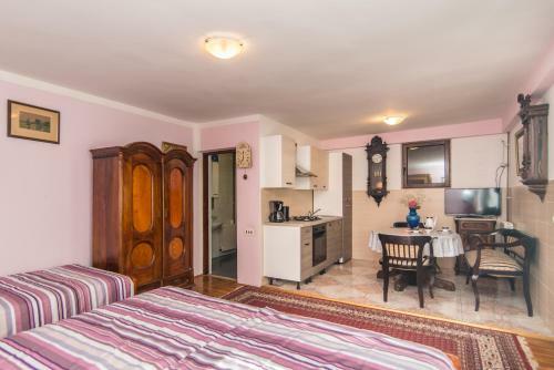 Apartmani Marina Pore?