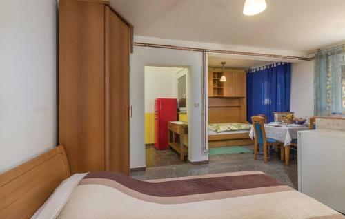 Hostal Apartments Residence By