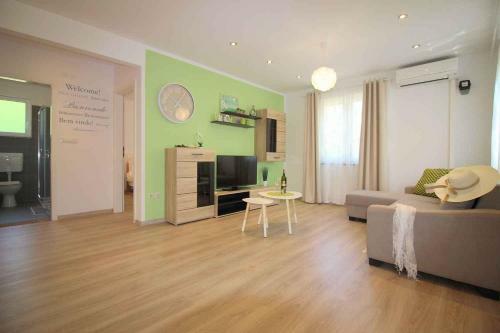 Holiday Homes In Porec/istrien 10143