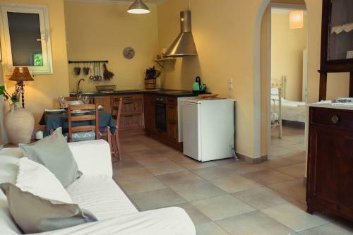 Apartamento Sofia's Apt - Just 30 Meters From Ipsos Beach
