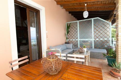 Seaview Stone Apartment In Ipsos Beach