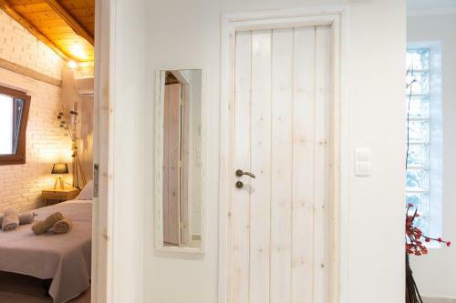 Seaview Stone Apartment In Ipsos Beach