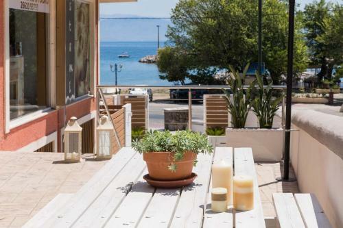 Apartamento Ipsos Beach Studios By Konnect