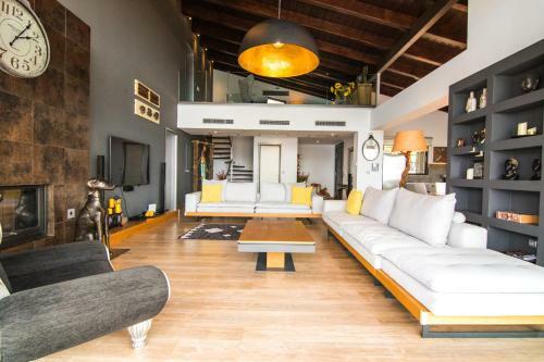 Villa Equinox