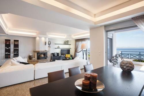 Villa Searene Deluxe Seafront Maisonette
