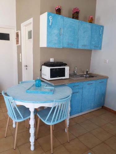 The Yacht Front Apartment At The Ios Port