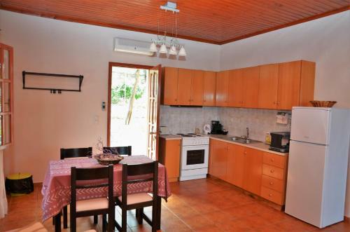 Ithaki Houses