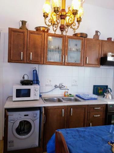 Yacht Front Apartment (No 1)