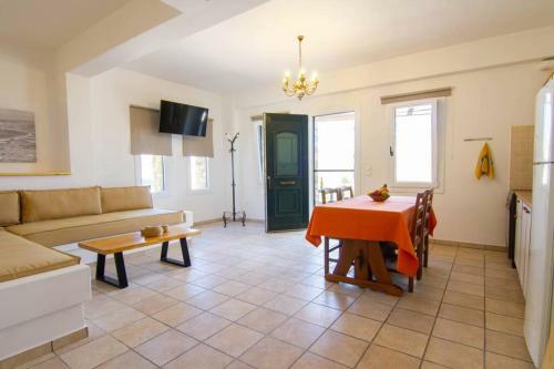 Panoramic Port View Apartment