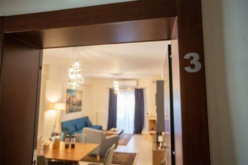 V Luxury Apartment 3