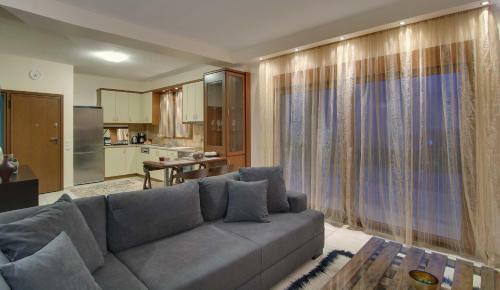 Country Place Apartment With Mountains View