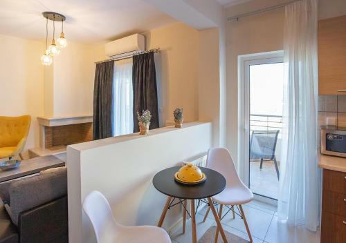 V Luxury Apartment 1