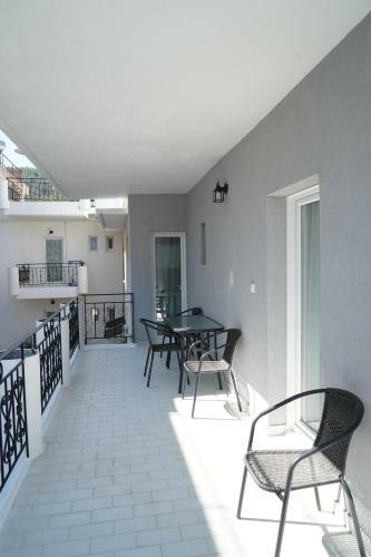 Decozian Apartments