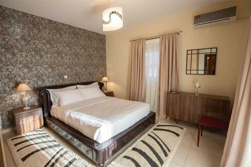 V Luxury Apartment 4