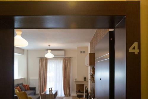V Luxury Apartment 4
