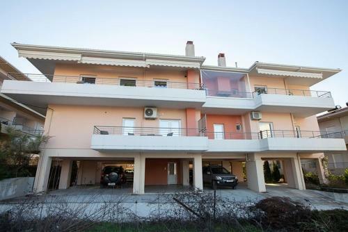 V Luxury Apartment 4