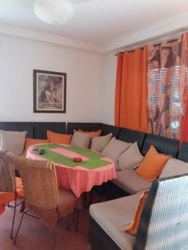 Agroturismo The House In The Meadow